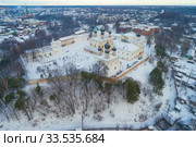 Вид на Свято-Троицкий Макарьево-Унженский монастырь  январским  днем (аэросъемка). Макарьев, Костромская область. Россия (2020 год). Стоковое фото, фотограф Виктор Карасев / Фотобанк Лори