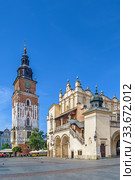 Cloth Hall and Town Hall Tower, Krakow, Poland (2019 год). Стоковое фото, фотограф Boris Breytman / Фотобанк Лори