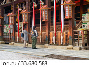 The main sanctuary (shaden) of Kitano Tenmangu shrine. Kyoto. Japan (2019 год). Редакционное фото, фотограф Сергей Пристяжнюк (Serg Zastavkin) / Фотобанк Лори
