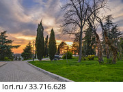 Малахов Курган на закате (2019 год). Редакционное фото, фотограф Андрей Мигелев / Фотобанк Лори
