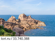 Перрос-Гирек (Perros-Guirec), Франция. Живописные скалы Берега розового гранита (Côte de granit rose or Pink Granite Coast) на закате (2017 год). Стоковое фото, фотограф Rokhin Valery / Фотобанк Лори