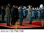 Москва, Россия - 06 декабря 2019: Ритуал проводов официальной делегации во главе с премьер-министром Монголии Ухнаагийн Хурэлсухом во время его официального визита в Российскую Федерацию с участием Роты Почетного караула 154-го отдельного комендантского Преображенского полка. Редакционное фото, фотограф Мария Москвицова / Фотобанк Лори