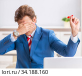 Businessman throwing dart in business concept. Стоковое фото, фотограф Elnur / Фотобанк Лори