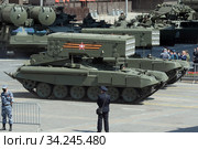 ТОС-1А "Солнцепек" - тяжелые реактивные огнеметные системы залпового огняна Охотном Ряду, во время парада, посвящённого 75-летию Победы в Великой Отечественной войне (2020 год). Редакционное фото, фотограф Free Wind / Фотобанк Лори