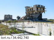 Снос незаконно построенных объектов капитального строительства. Стоковое фото, фотограф Иванов Алексей / Фотобанк Лори