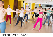 Children synchronous group choreography with female coach. Стоковое фото, фотограф Яков Филимонов / Фотобанк Лори