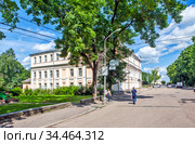 Дом губернатора. Улица Октябрьской революции, 8. Смоленск (2020 год). Редакционное фото, фотограф Сергей Афанасьев / Фотобанк Лори