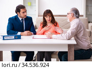 Young male lawyer, old man and his granddaughter in testament co. Стоковое фото, фотограф Elnur / Фотобанк Лори