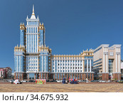 Саранск. Главное здание Мордовского государственного университета имени Н.П. Огарёва (2016 год). Редакционное фото, фотограф Михаил Марковский / Фотобанк Лори