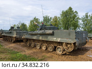 Две боевые машины пехоты БМП-3 в колонне военной техники. Международный военный форум "Армия-2020" Редакционное фото, фотограф Виктор Карасев / Фотобанк Лори