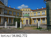 Съёмочная площадка с декорациями русского города XIХ века. Киноконцерн "Мосфильм". Мосфильмовская улица. Район Раменки. Город Москва (2009 год). Редакционное фото, фотограф lana1501 / Фотобанк Лори