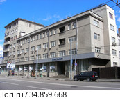 Семиэтажный кирпичный не жилой дом (1936 года постройки). Междугородная и международная связь "Ростелеком". Зубовская улица, 3. Район Хамовники. Город Москва (2010 год). Редакционное фото, фотограф lana1501 / Фотобанк Лори