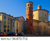 Asti Red Tower and Church of St. Catherine. Стоковое фото, фотограф Яков Филимонов / Фотобанк Лори