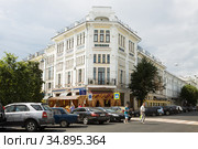Бывшая гостиница "Бристоль" в Ярославле, памятник модерна (2014 год). Редакционное фото, фотограф Солодовникова Елена / Фотобанк Лори