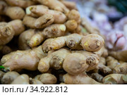 Closeup of raw ginger roots. Стоковое фото, фотограф Яков Филимонов / Фотобанк Лори