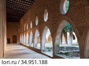 Arched gallery in the monastery of Santa Maria de Santes Creus. Стоковое фото, фотограф Яков Филимонов / Фотобанк Лори