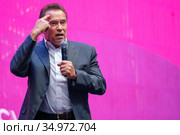 Arnold Schwarzenegger, famous actor, politician and businessman, speaks at a business forum (2019 год). Редакционное фото, фотограф Антон Гвоздиков / Фотобанк Лори
