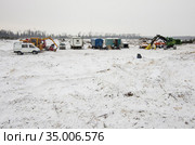 Нефтегазовое месторождение. Вырубка леса. База вахтовиков. Gas field. Deforestation. Base of shift workers. Стоковое фото, фотограф Евгений Романов / Фотобанк Лори
