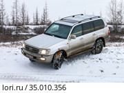 Toyota Land Cruiser J100 (2020 год). Редакционное фото, фотограф Art Konovalov / Фотобанк Лори