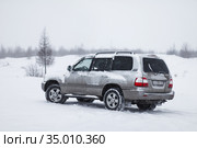 Toyota Land Cruiser J100 (2020 год). Редакционное фото, фотограф Art Konovalov / Фотобанк Лори