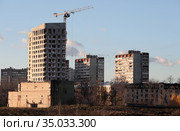 Москва, строительство дома на улице Золоторожский Вал (2020 год). Редакционное фото, фотограф Дмитрий Неумоин / Фотобанк Лори