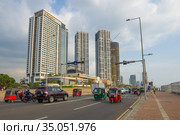 На улицах современного Коломбою Шри-Ланка (2020 год). Редакционное фото, фотограф Виктор Карасев / Фотобанк Лори