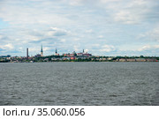 Вид на Таллин со стороны Таллинского залива. Таллин, Эстония (2012 год). Редакционное фото, фотограф Александр Щепин / Фотобанк Лори