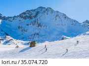 Ski resort GrandVallira. Views of the Pyrenees mountains. Rest with the whole family and friends. Andorra. Редакционное фото, фотограф Николай Коржов / Фотобанк Лори