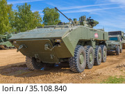 Боевая машина пехоты К-17 на основе унифицированной боевой платформы "Бумеранг" перед показательными выступлениями. Международный военный форум "Армия-2020" Редакционное фото, фотограф Виктор Карасев / Фотобанк Лори