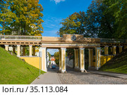 Мост Ангелов (Ангельский). Улица Лосси. Тарту, Эстония (2011 год). Редакционное фото, фотограф Александр Щепин / Фотобанк Лори