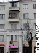 Балашиха, улица Флёрова дом 3/2 (2020 год). Редакционное фото, фотограф Дмитрий Неумоин / Фотобанк Лори