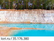 beautiful turquoise color of water in a kaolin quarry near the city of Kyshtym, Chelyabinsk region in Russia. Стоковое фото, фотограф Акиньшин Владимир / Фотобанк Лори