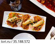 Morrocan lamb and harissa rolls with couscous. Стоковое фото, фотограф Яков Филимонов / Фотобанк Лори