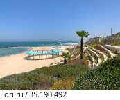 Top view of the city beach in Ashkelon (2020 год). Редакционное фото, фотограф Irina Opachevsky / Фотобанк Лори