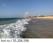 Wave in profile on the Mediterranean sea coast (2020 год). Стоковое фото, фотограф Irina Opachevsky / Фотобанк Лори