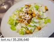 Appetizing Caesar salad with chicken breast. Стоковое фото, фотограф Яков Филимонов / Фотобанк Лори