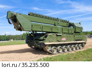 Российская радиолокационная станция  наведения ракет 9С36 зенитно-ракетного комплекса 9К317 «Бук-М2»  перед началом демонстрационной программы. Международный военный форум "Армия-2020" Редакционное фото, фотограф Виктор Карасев / Фотобанк Лори