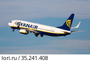 Ryanair Airlines Boeing 737 EI-EVG taking off from Barcelona Airport (2020 год). Редакционное фото, фотограф Яков Филимонов / Фотобанк Лори