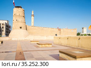 Al Fahidi Fort in Dubai (2018 год). Редакционное фото, фотограф Юлия Белоусова / Фотобанк Лори