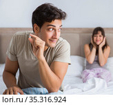 Man suffering from impotency with pill. Стоковое фото, фотограф Elnur / Фотобанк Лори