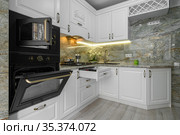 Modern classic white kitchen interior. Стоковое фото, фотограф Сергей Старуш / Фотобанк Лори