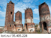 Старые печи известкового завода. Извара (2012 год). Редакционное фото, фотограф Александр Щепин / Фотобанк Лори