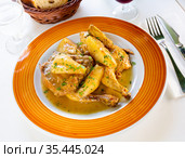 Picante de pollo, spicy chicken with pears. Стоковое фото, фотограф Яков Филимонов / Фотобанк Лори