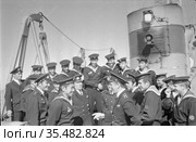 Чукотка, о. Ратманова, военные моряки, 1970, скан плёнки. Редакционное фото, фотограф Варфоломей Тетерин / Фотобанк Лори