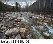 Окрестности озера Байкал. Хребет Хамар-Дабан, горная река Слюдянка. Surroundings of Lake Baikal. Khamar-Daban ridge, Slyudyanka mountain river. Стоковое фото, фотограф Евгений Романов / Фотобанк Лори