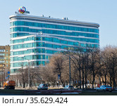 Здание офиса "Роснано" раней весной. Проспект 60-летия Октября, 10А. Москва (2021 год). Редакционное фото, фотограф E. O. / Фотобанк Лори