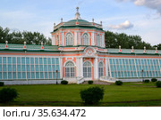 Big Stone Orangery in estate Kuskovo 18 century built in Moscow, Russia (2016 год). Стоковое фото, фотограф Володина Ольга / Фотобанк Лори