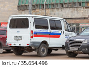 Служебный автомобиль "Социальный патруль". Обеспечение порядка в городе Санкт-Петербург, Россия (2021 год). Редакционное фото, фотограф Grigory_Gez / Фотобанк Лори