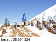 Бурение геологоразведочной скважины. Якутия (2021 год). Редакционное фото, фотограф Анна Зеленская / Фотобанк Лори