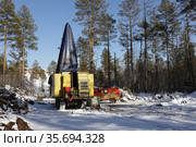 Бурение геологоразведочной скважины. Якутия (2021 год). Редакционное фото, фотограф Анна Зеленская / Фотобанк Лори